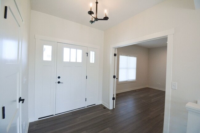 Building Photo - Stunning 5 Bed, 3.5 Bath Luxury Home for R...