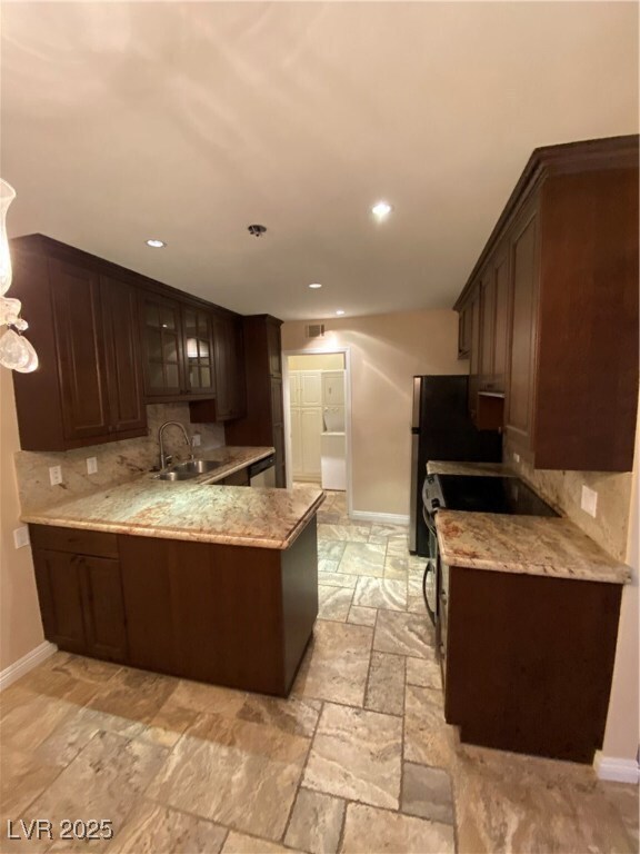Building Photo - 3125 Pinehurst Dr