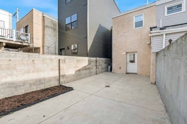 Building Photo - 1618 S 19th St