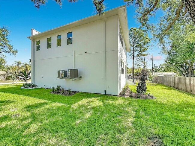 Building Photo - 4732 W Wallcraft Ave