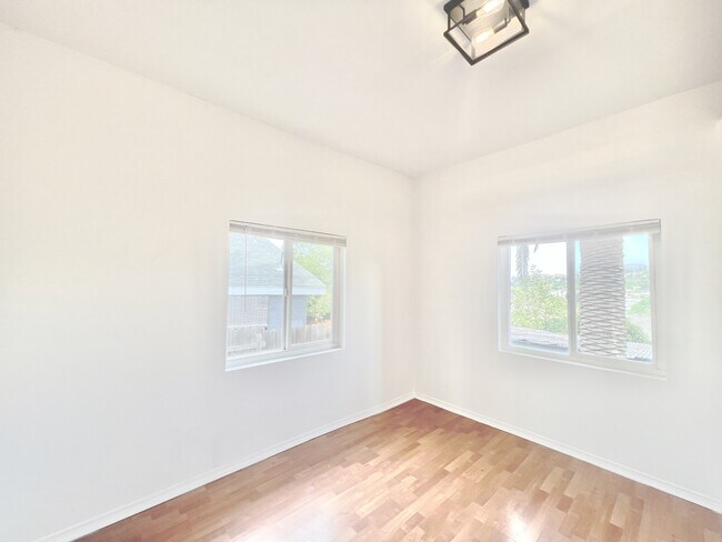Building Photo - 6146 1/2 Mesa Avenue