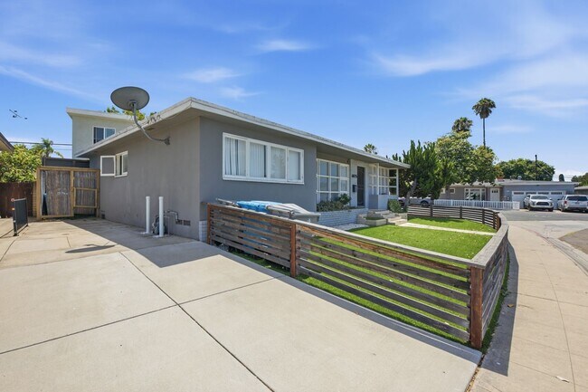 Building Photo - 6105 Dorothy Dr