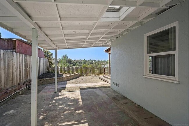 Building Photo - 2762 Ridge View Dr