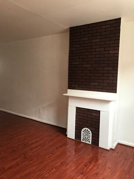 Building Photo - 1313 W Rush St