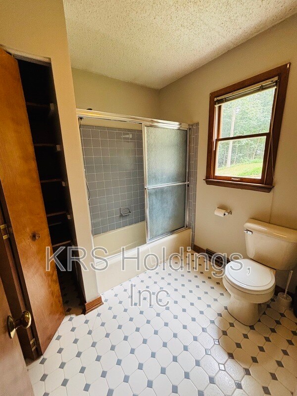 Building Photo - 8416 Summit Acres Dr