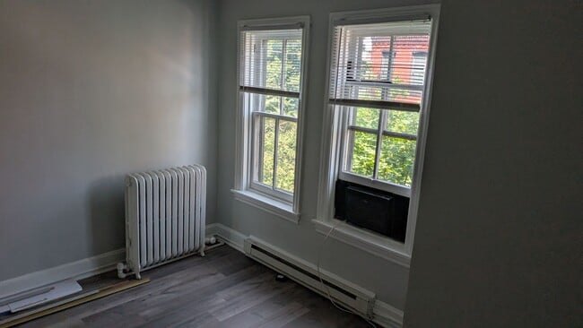 Building Photo - Spacious 1 Bedroom in Heart of Midtown Har...