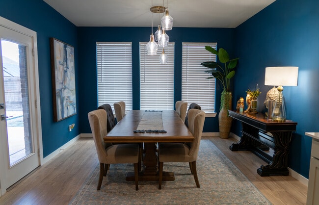 Building Photo - 198 Western Way