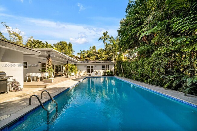 Building Photo - 1010 Placetas Ave