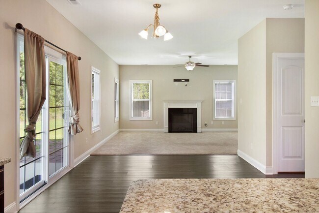 Building Photo - 879 Stormy Gale Ln