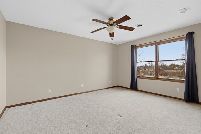 Building Photo - 2052 Ashford Rd