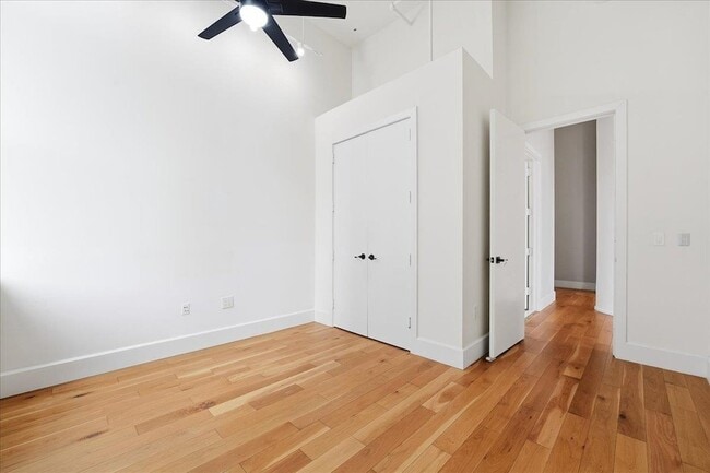 Building Photo - 50 Dey St