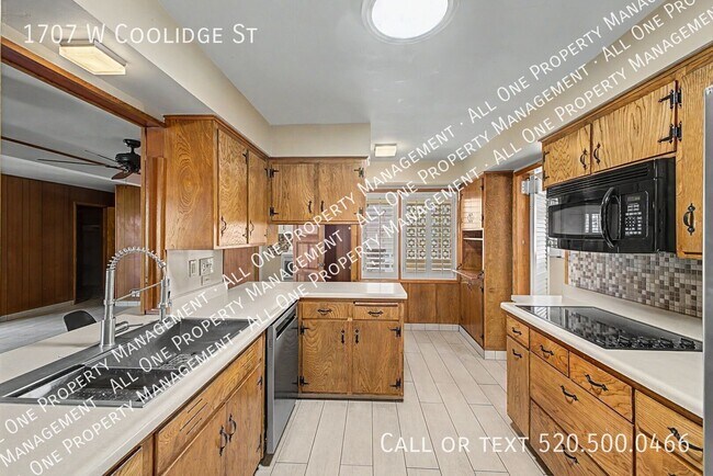 Building Photo - 1707 W Coolidge St