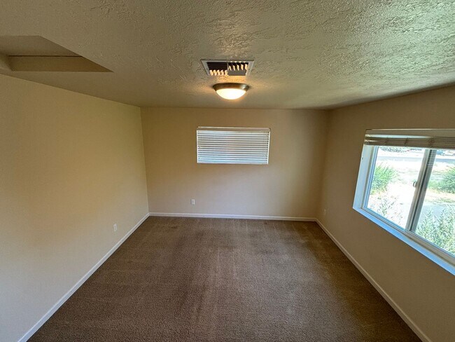 Building Photo - c792