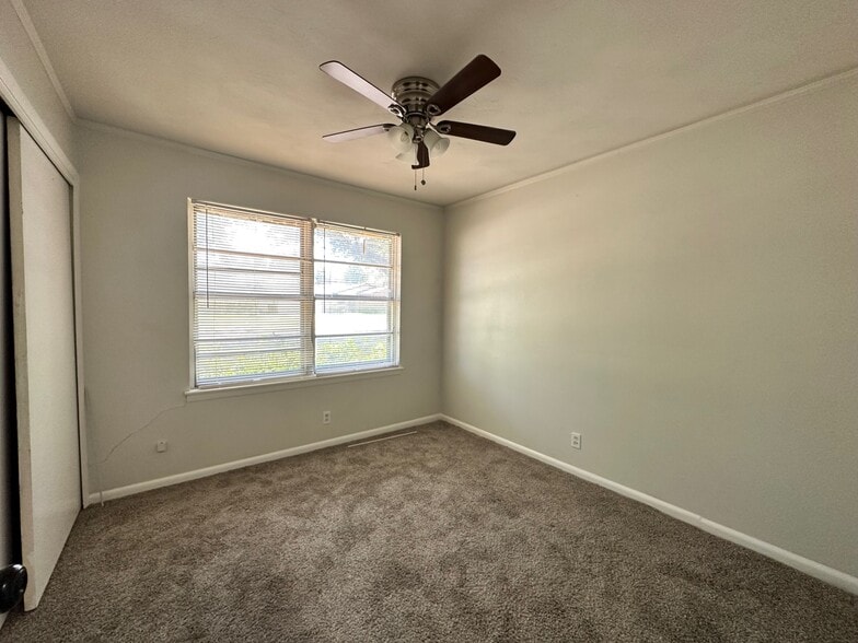 Building Photo - 3401 Princeton Dr