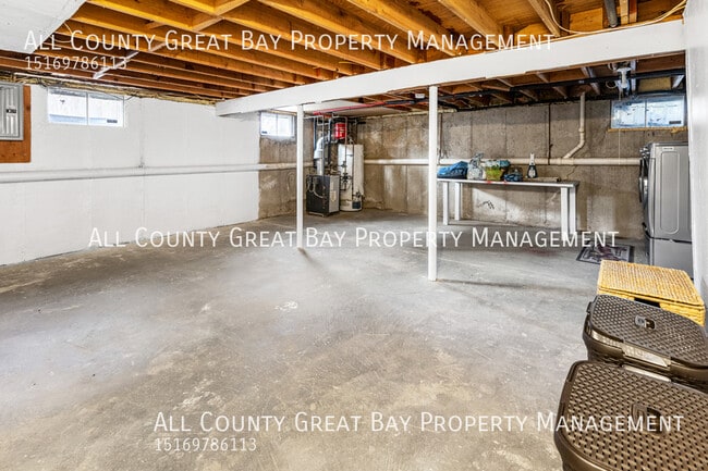 Building Photo - 921 Church St