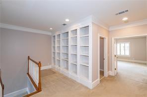 Building Photo - 6221 Spalding Dr