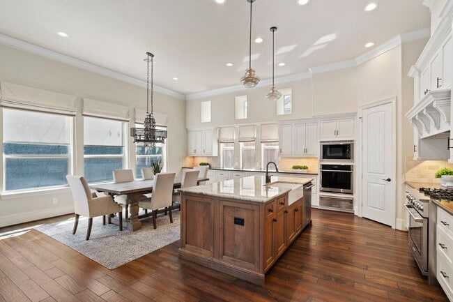 Building Photo - 622 Pink Azalea Trail