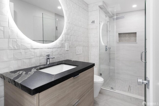 Building Photo - 2200 Sacramento St