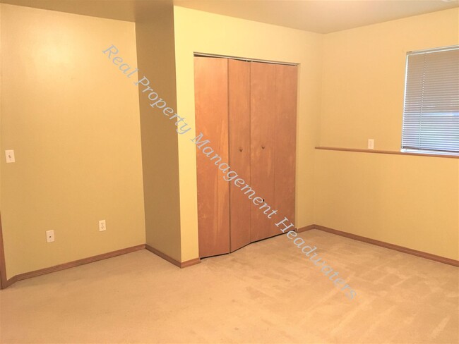 Building Photo - 3 Bedroom 1 1/2 Bath House For Rent