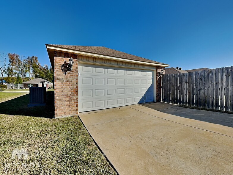 Building Photo - 6609 Ridgemist Ln