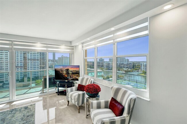 Building Photo - 2501 S Ocean Dr