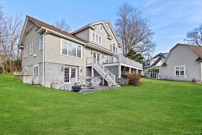 Building Photo - 47 Greenacres Ave