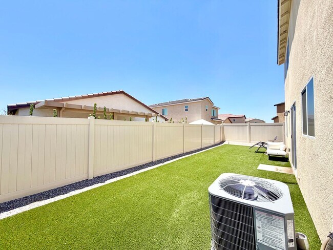Building Photo - 30607 Cyclone Ave