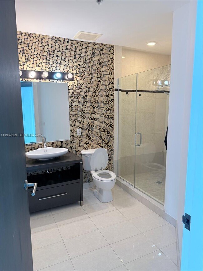 Building Photo - 480 NE 30th St