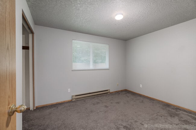 Building Photo - 33333 Mountain Way