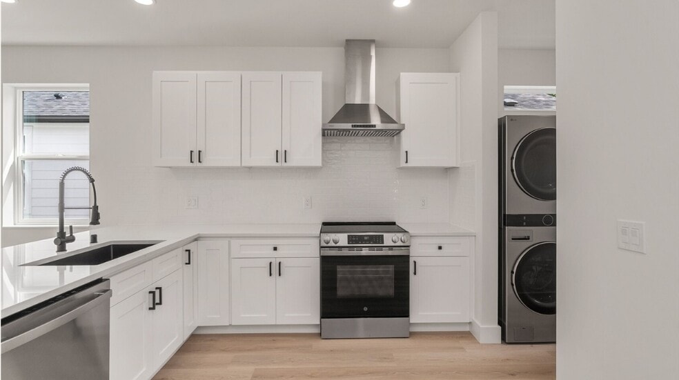 Building Photo - 205 W Harriman St