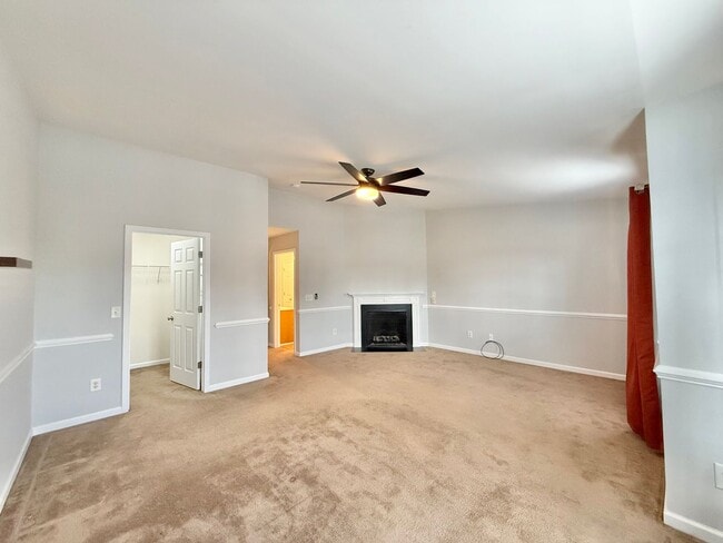 Building Photo - **OFFERING REFUNDABLE APPLICATION FEES** Charming 3BD, 2.5BA Raleigh Townhome Near Interstates an...