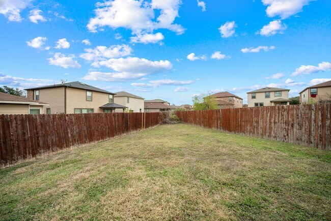 Building Photo - 4 Bedroom/2.5 Bath Mustang Valley Subdivision