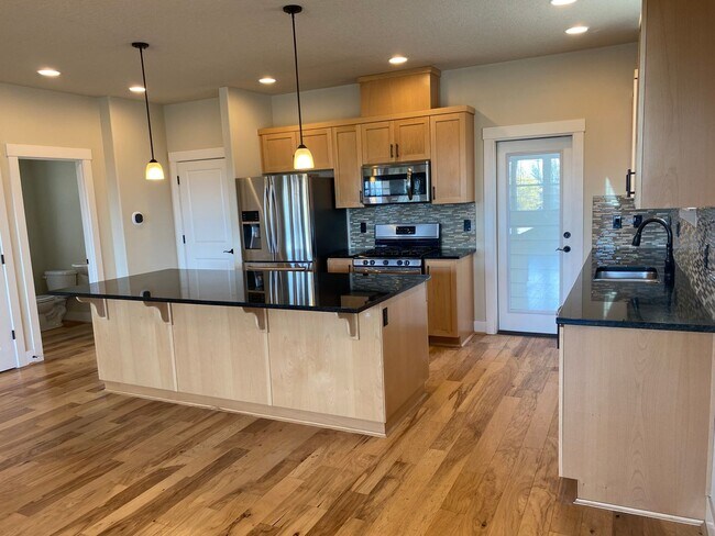 Building Photo - Bethany Creek 3 Bedroom Home!