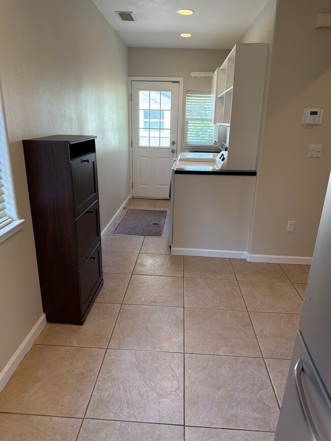 Building Photo - Charming 2 Bedroom, 2 Bathroom Home with ADU in Desirable Land Park Area