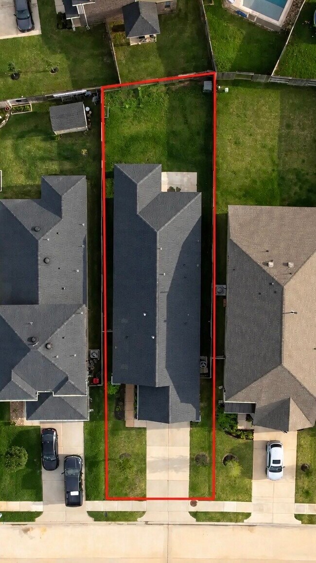 Building Photo - 31231 Balsam Hawk Ln