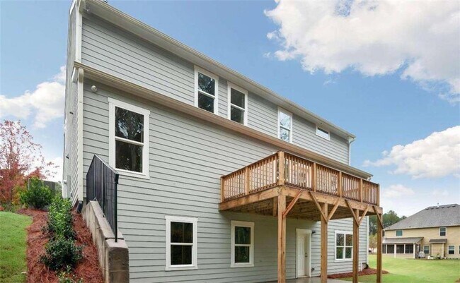 Building Photo - 74 Fairway Dr