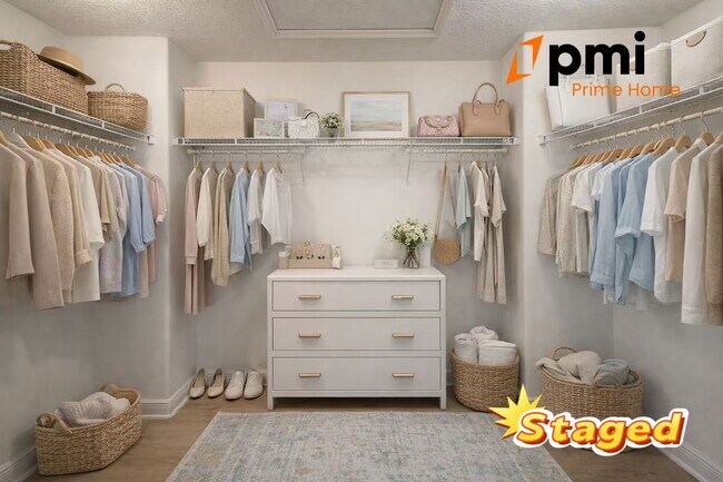 Building Photo - "Spacious Elegance Awaits: 5-Bedroom Home with 3.5 Baths in Winter Garden"