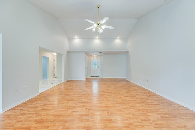 Building Photo - 2803 MacGregor Ln