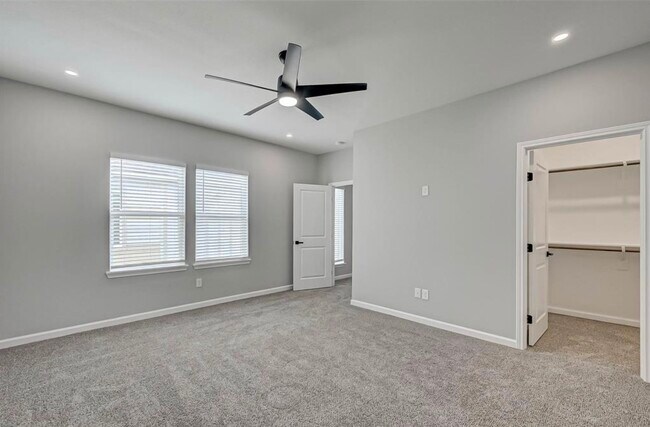 Building Photo - 7035 Goforth St
