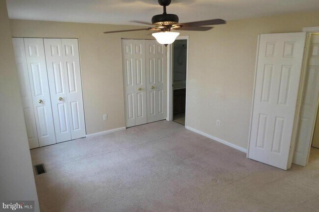 Building Photo - 2208 Wimbledon Cir