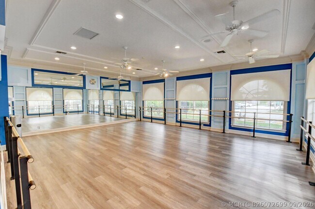Building Photo - 309 NW Toscane Tr