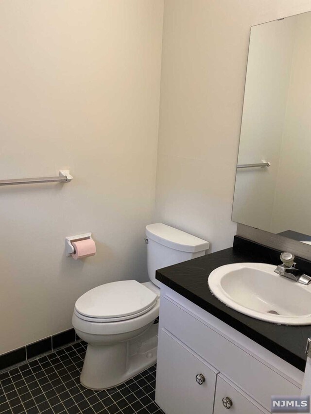 Building Photo - 522 Maple Ave