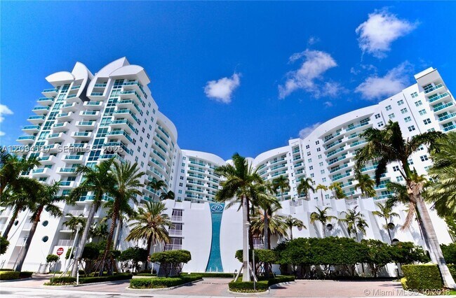 Building Photo - 7900 Harbor Island Dr