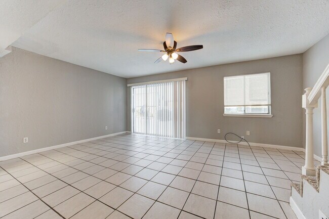 Building Photo - 1622 Claudia Dr