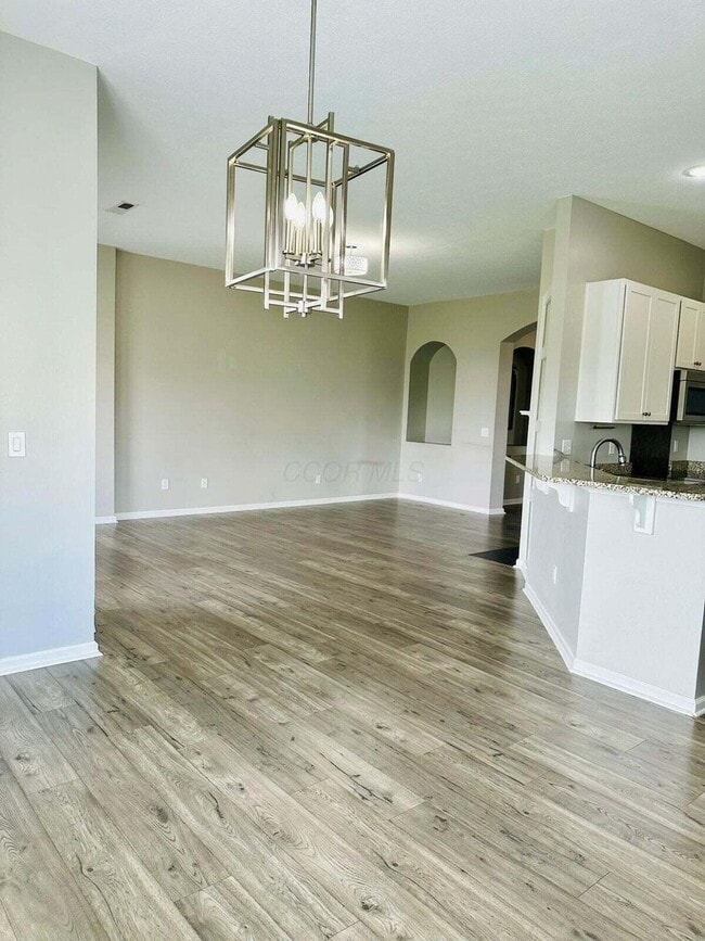 Building Photo - 3225 Rossmore Cir