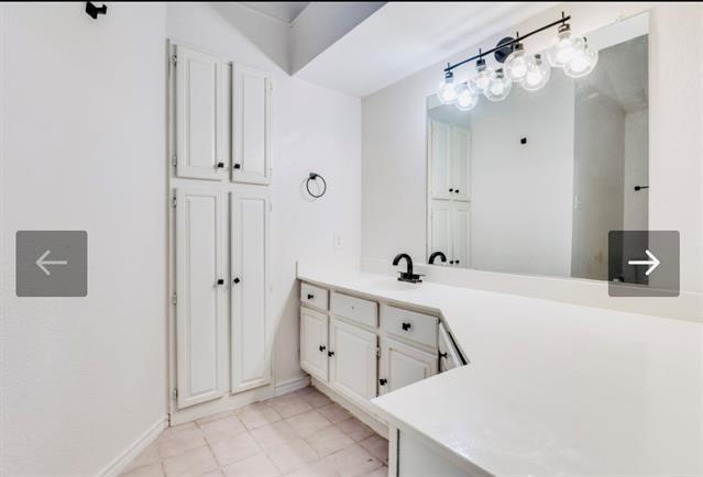 Building Photo - 625 Fiesta Cir