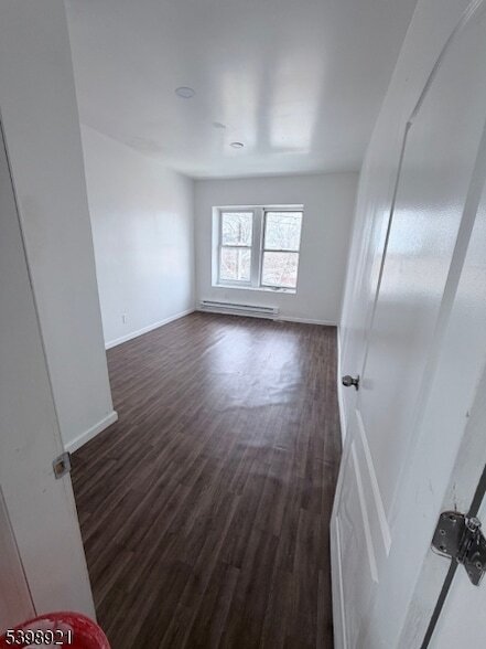 Building Photo - 1165 E State St