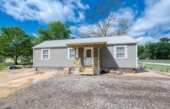 Building Photo - 22086 Little Dirt Rd
