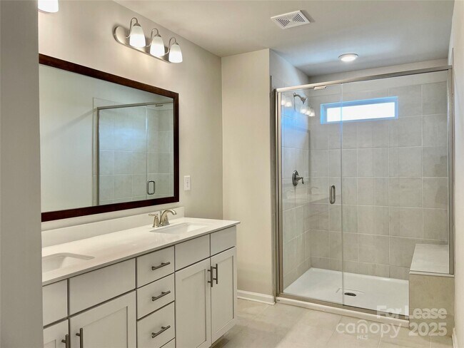 Building Photo - 403 Wescott St