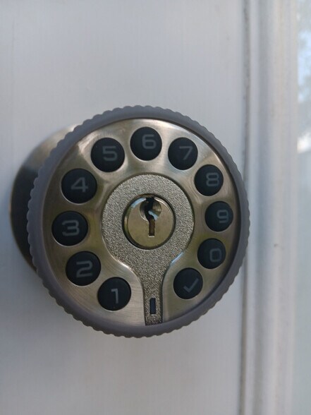 Building Photo - 80 Perkins Ave